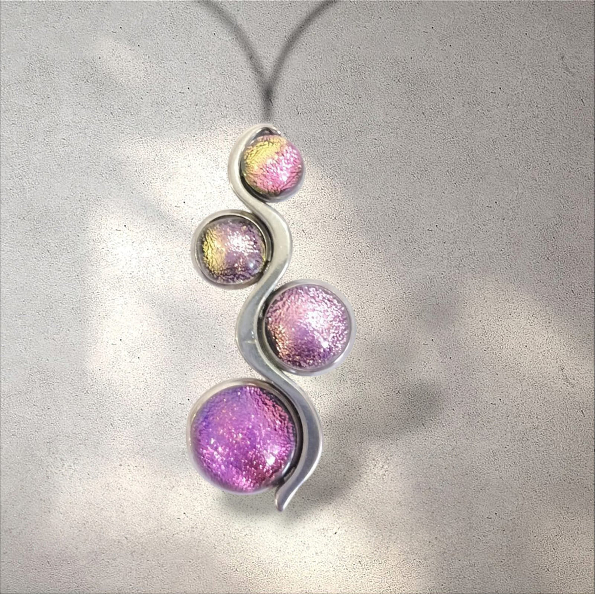 GALAXY SPARKLE NECKLACE GLASS PENDANT 4 PEARLS STEEL