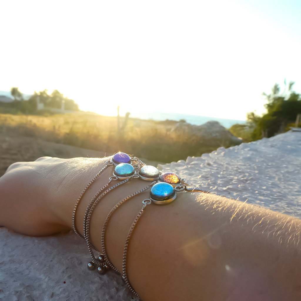 BRACELET TURQUOISE ~ NIGHT BLUE | ST. STEEL | PERFECT FIT | REFLET[proBRACELET TURQUOISE ~ NIGHT BLUEduct_vendor]MicrocosmosPRODUCT INFORMATION

Exclusive Microcosmoses Glass Reflet™
Base: Stainless Steel Perfect Fit adjustable slide closure up to 9", 22 cm.

Bracelet chain thickness 2 mmBRACELET STEEL