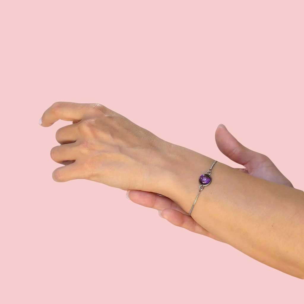BRACELET VIOLET ~ EMERALD | ST. STEEL | PERFECT FIT | REFLET[proBRACELET VIOLET ~ EMERALDduct_vendor]MicrocosmosPRODUCT INFORMATION

Exclusive Microcosmoses Glass Reflet™
Base: Stainless Steel Perfect Fit adjustable slide closure up to 9", 22 cm.

Bracelet chain thickness 2 mmBRACELET STEEL