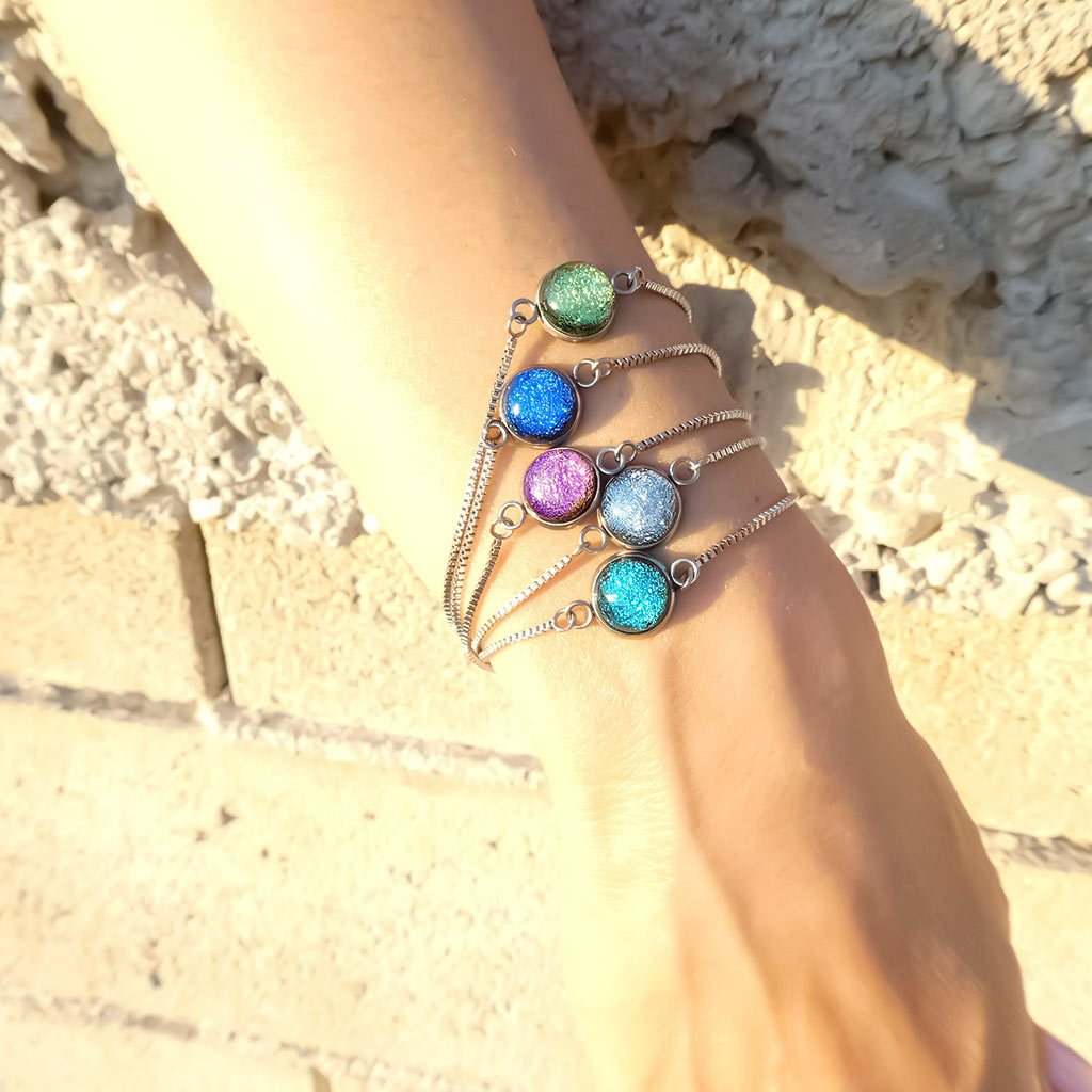 BRACELET VIOLET ~ EMERALD | ST. STEEL | PERFECT FIT | REFLET[proBRACELET VIOLET ~ EMERALDduct_vendor]MicrocosmosPRODUCT INFORMATION

Exclusive Microcosmoses Glass Reflet™
Base: Stainless Steel Perfect Fit adjustable slide closure up to 9", 22 cm.

Bracelet chain thickness 2 mmBRACELET STEEL