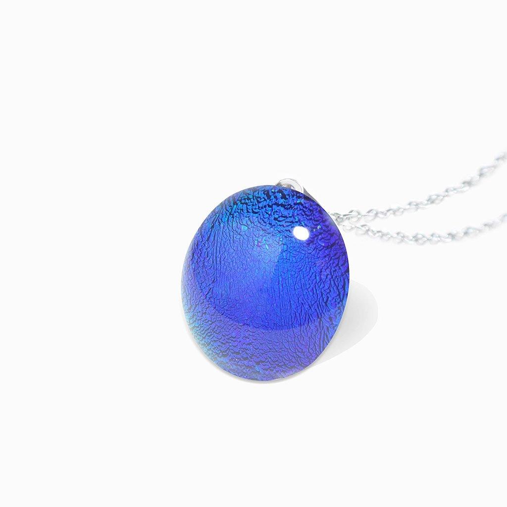 NECKLACE EMERAUDE ~ IRIS BLUE | ECLIPSE | REFLET[proNECKLACE EMERAUDE ~ IRIS BLUEduct_vendor]MicrocosmosPRODUCT INFORMATION

Exlusive Microcosmoses Glass Reflet
Bead size: 14 mm / 0.55"

Base chain: Sterling Silver 925 ~ Stainless Steel 
Chain thickness: 1 mm (St.SilveNECKLACE