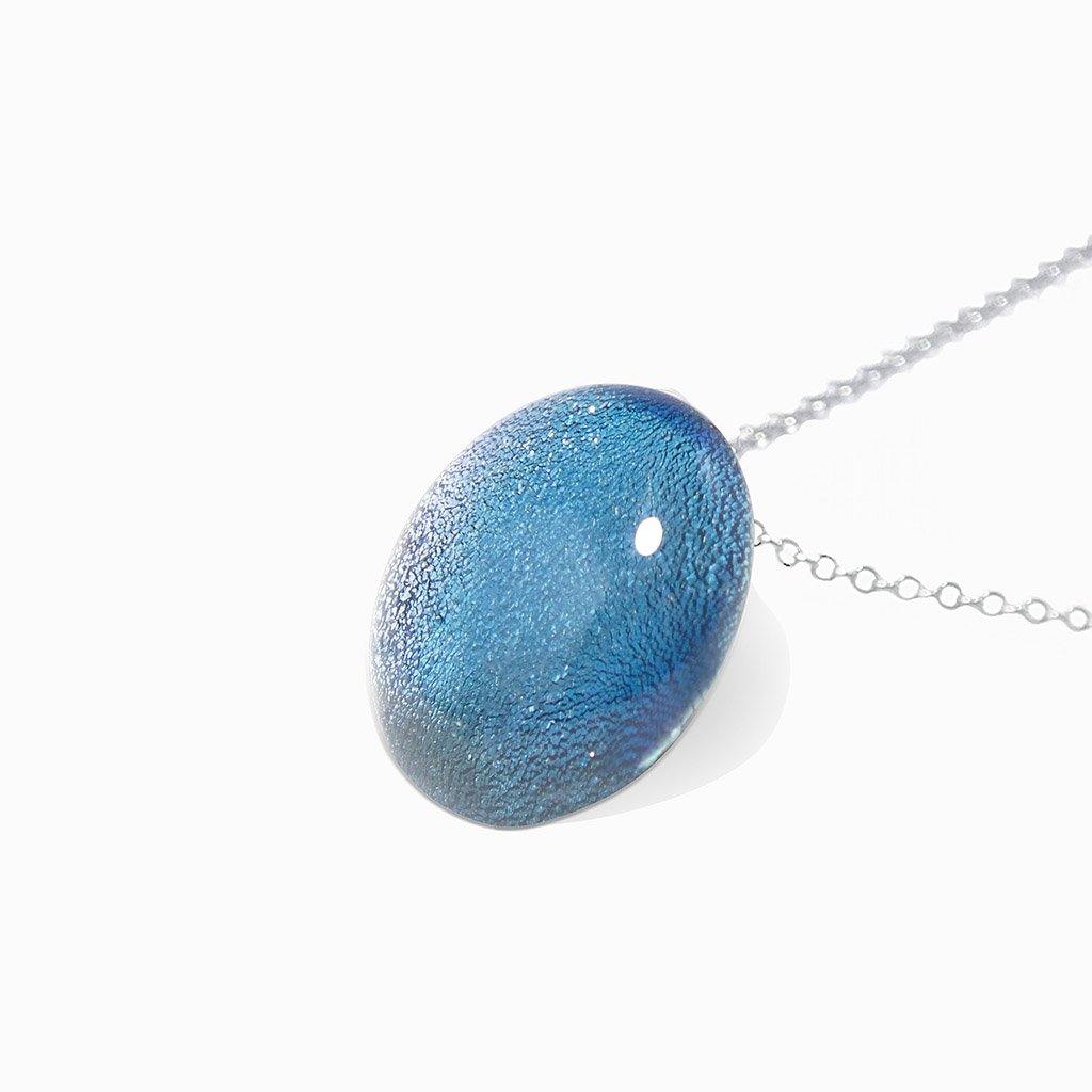NECKLACE SILVER PEARL ~ AQUA | ECLIPSE | REFLET[proNECKLACE SILVER PEARL ~ AQUAduct_vendor]MicrocosmosPRODUCT INFORMATION

Exlusive Microcosmoses Glass Reflet
Bead size: 14 mm / 0.55"

Base chain: Sterling Silver 925 ~ Stainless Steel 
Chain thickness: 1 mm (St.SilveNECKLACE