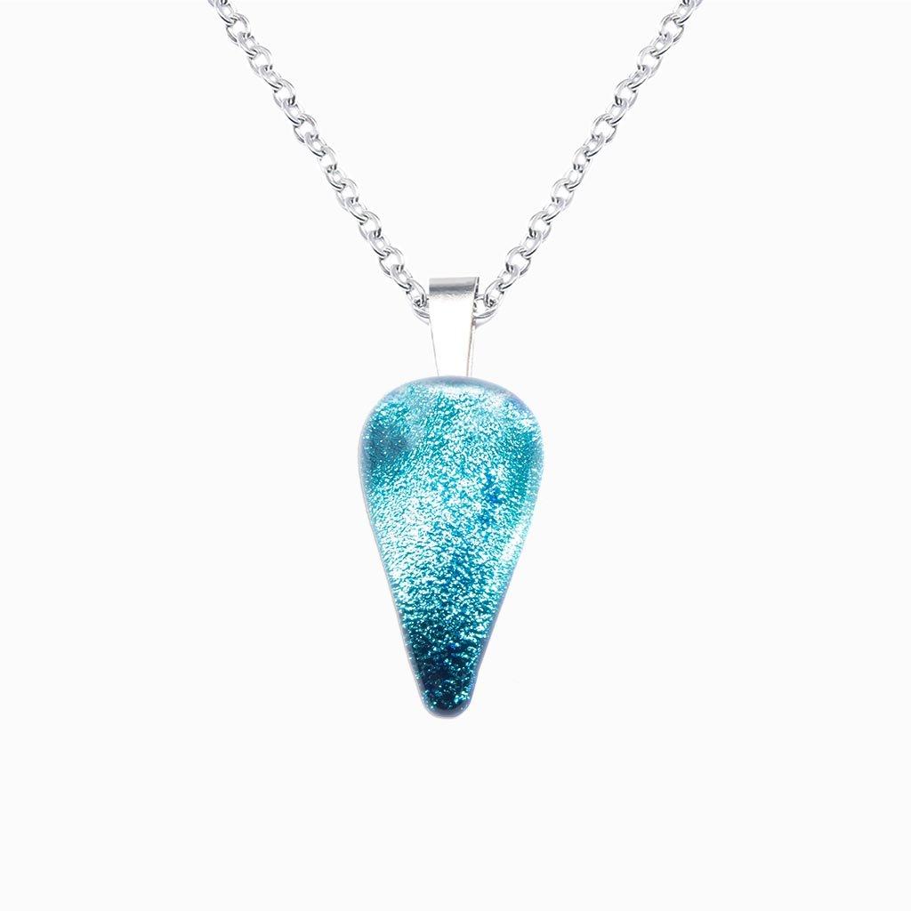 NECKLACE TURQUOISE ~ NIGHT BLUE | DROP | REFLET[proNECKLACE TURQUOISE ~ NIGHT BLUEduct_vendor]MicrocosmosPRODUCT INFORMATION

Exlusive Microcosmoses Glass Reflet
Bead size length: 20 mm/ 0.8" |  width: 12 mm/ 0.5"

Base chain: Sterling Silver 925 ~ Stainless Steel 
ChaiNECKLACE