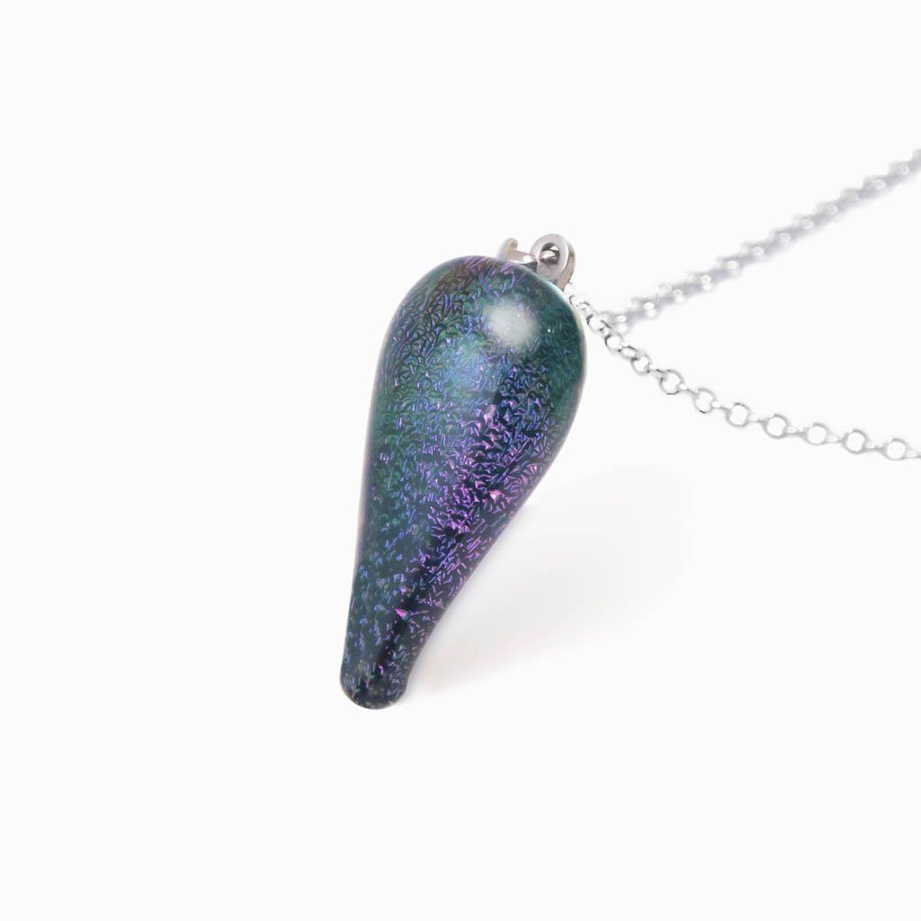 NECKLACE VIOLET ~ EMERALD | DROP | REFLET[proNECKLACE VIOLET ~ EMERALDduct_vendor]MicrocosmosPRODUCT INFORMATION

Exlusive Microcosmoses Glass Reflet
Bead size length: 20 mm/ 0.8" |  width: 12 mm/ 0.5"

Base chain: Sterling Silver 925 ~ Stainless Steel 
ChaiNECKLACE