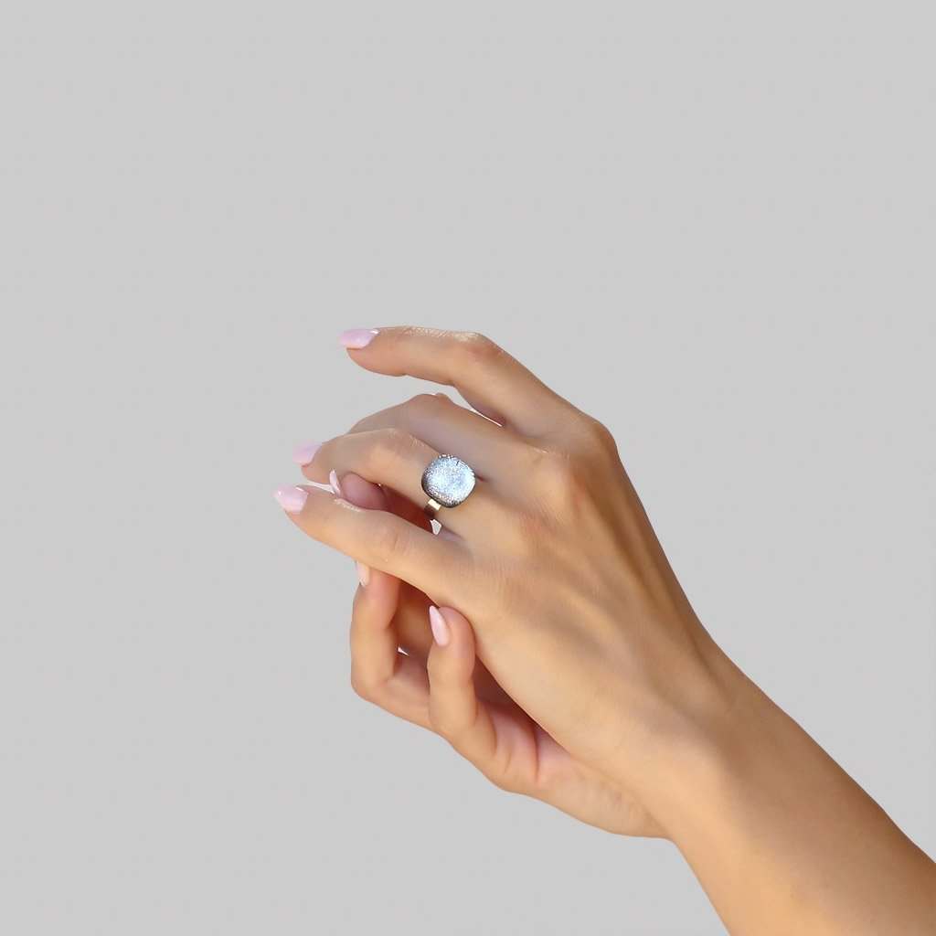 RING SILVER PEARL ~ AQUA | SQUIRCLE | REFLET[proRING SILVER PEARL ~ AQUAduct_vendor]MicrocosmosPRODUCT INFORMATION

Exclusive Microcosmoses Glass Reflet™
Base: Stainless Steel 
Bead size length: 12~14 mm / 0.47"~0.55" |  width: 12~14 mm / 0.47"~0.55"


Free GiRINGS GLASS REFLET