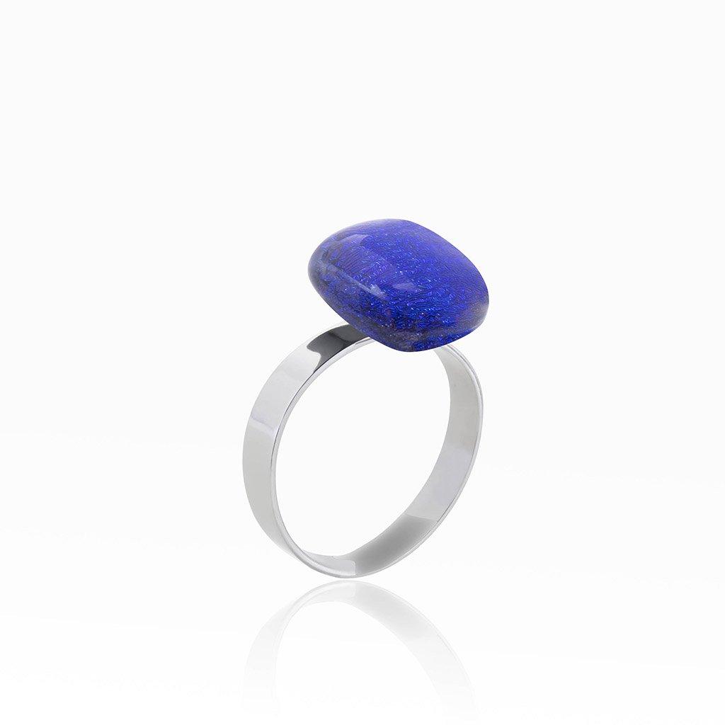 RING STARRY BLUE ~ INDIGO | SQUIRCLE | REFLET[proRING STARRY BLUE ~ INDIGOduct_vendor]MicrocosmosPRODUCT INFORMATION

Exclusive Microcosmoses Glass Reflet™
Base: Stainless Steel 
Bead size length: 12~14 mm / 0.47"~0.55" |  width: 12~14 mm / 0.47"~0.55"


Free GiRINGS GLASS REFLET